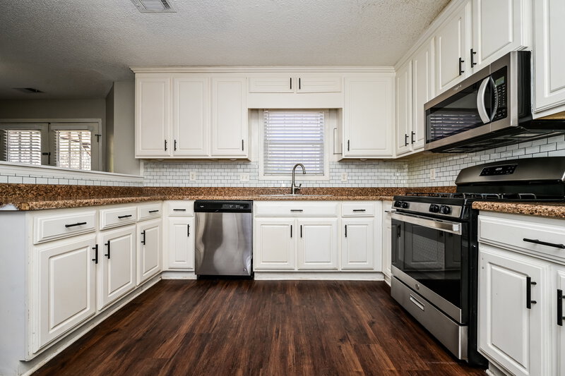 2,275/Mo, 315 Hunters Chase McDonough, GA 30253 Kitchen View