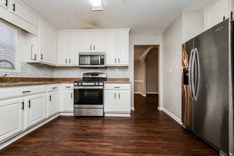 2,275/Mo, 315 Hunters Chase McDonough, GA 30253 Kitchen View 2