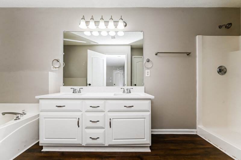 2,275/Mo, 315 Hunters Chase McDonough, GA 30253 Main Bathroom View