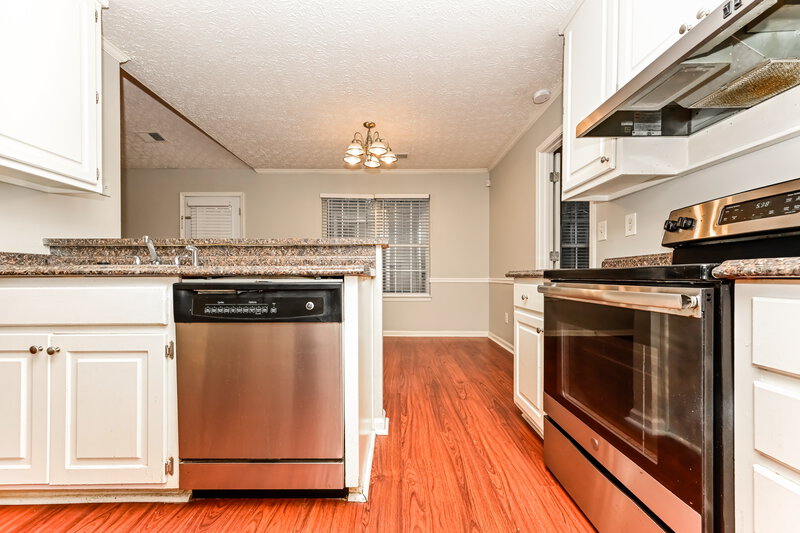 0/Mo, 434 Fairhaven Court Stockbridge, GA 30281 Kitchen View 2