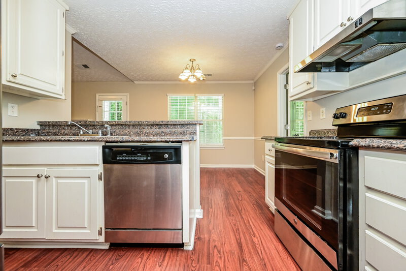 1,845/Mo, 434 Fairhaven Court Stockbridge, GA 30281 Kitchen View 2