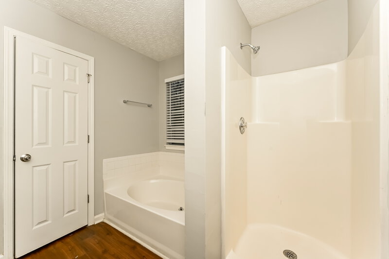 0/Mo, 434 Fairhaven Court Stockbridge, GA 30281 Main Bathroom View 2