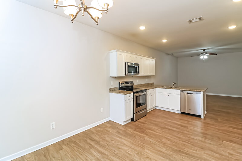 1,620/Mo, 21 Castlemoor Loop Adairsville, GA 30103 Dining Room View