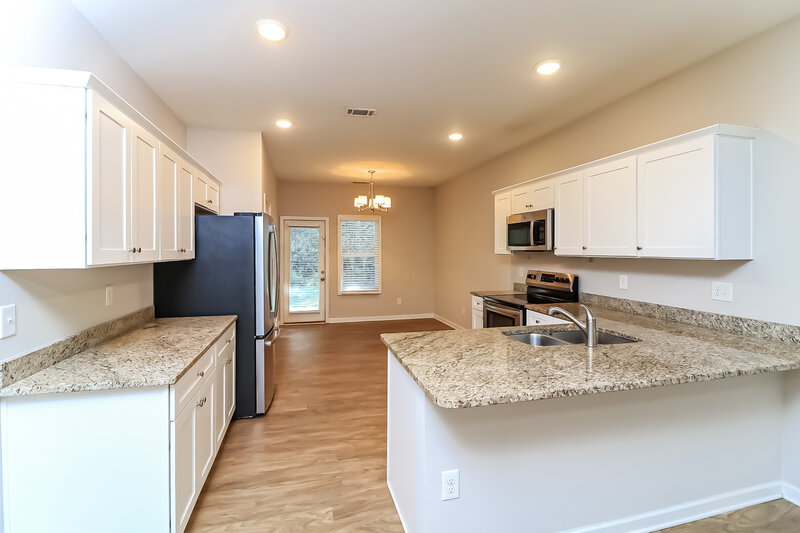 1,620/Mo, 21 Castlemoor Loop Adairsville, GA 30103 Kitchen View
