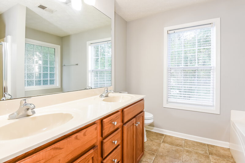 1,840/Mo, 123 Berkley Dr. Villa Rica, GA 30180 Main Bathroom View