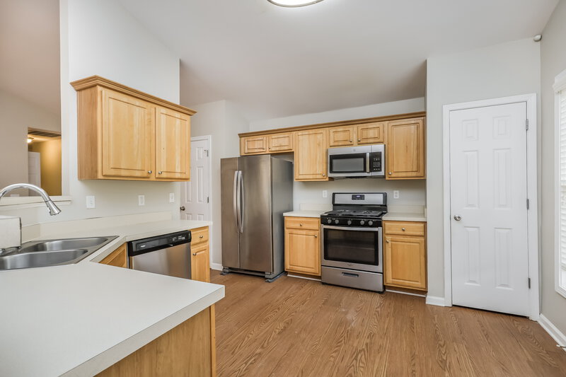 1,880/Mo, 172 Lantana Drive Locust Grove, GA 30248 Kitchen View 2