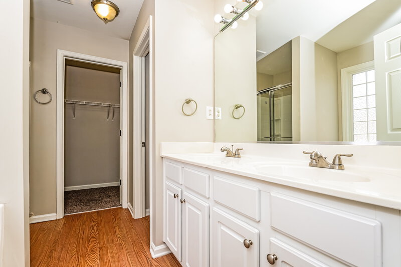 2,210/Mo, 129 Lantana Drive Locust Grove, GA 30248 Main Bathroom View