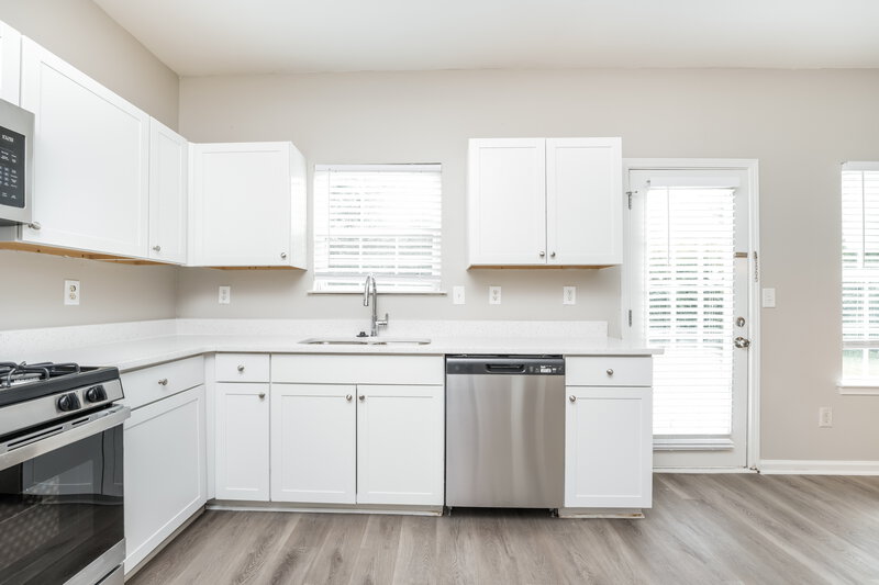 2,300/Mo, 3692 Zoey Lee Dr Snellville, GA 30039 Kitchen View 2