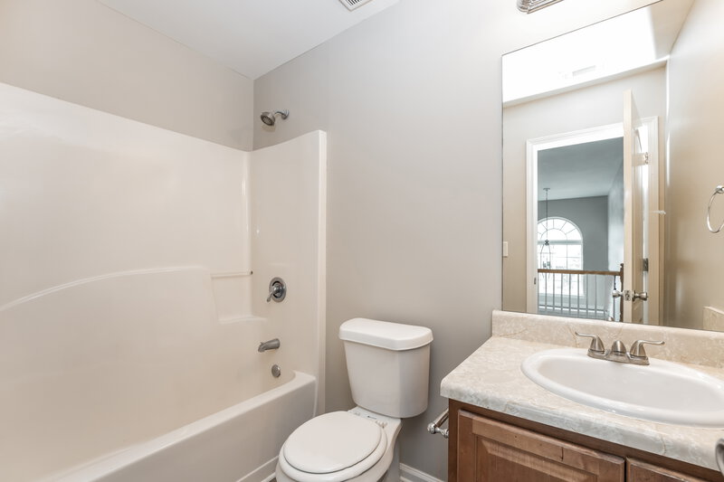 2,300/Mo, 3692 Zoey Lee Dr Snellville, GA 30039 Bathroom View