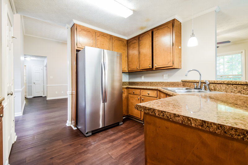 1,845/Mo, 1204 Garden Path SE Conyers, GA 30094 Kitchen View 3