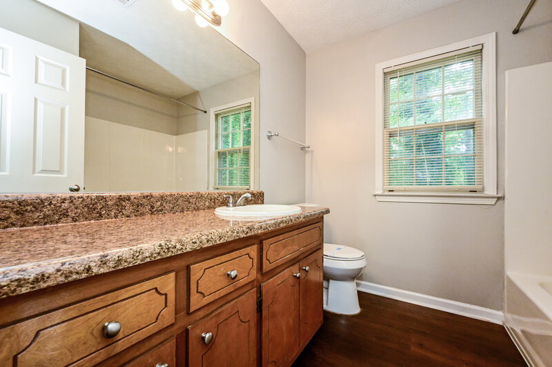 1,825/Mo, 1204 Garden Path SE Conyers, GA 30094 Bathroom View