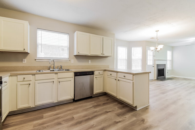 4,080/Mo, 165 Titan Road Stockbridge, GA 30281 Kitchen View 2