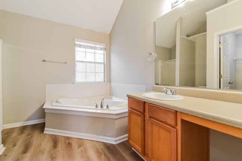 4,080/Mo, 165 Titan Road Stockbridge, GA 30281 Main Bathroom View