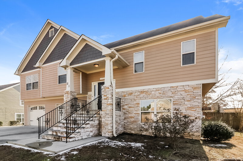 2,120/Mo, 16 Redwood Drive Adairsville, GA 30103 Front View