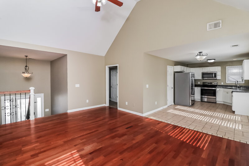 2,120/Mo, 16 Redwood Drive Adairsville, GA 30103 Living Room View 2