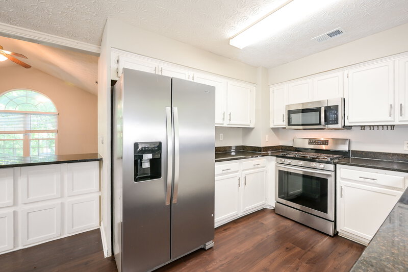 1,950/Mo, 1260 Grayland Hills Trl Lawrenceville, GA 30046 Kitchen View 3