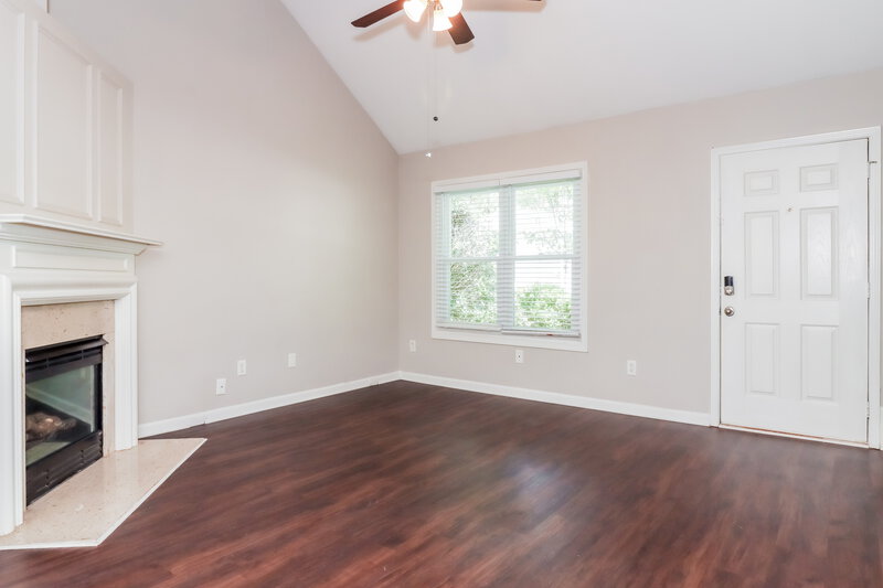 2,335/Mo, 3251 Liberty Commons Dr Kennesaw, GA 30144 Living Room View 2