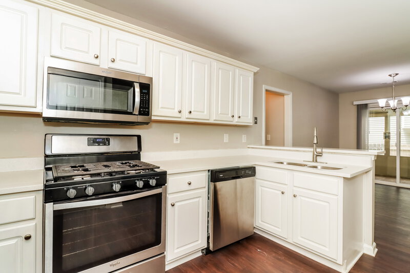 2,335/Mo, 3251 Liberty Commons Dr Kennesaw, GA 30144 Kitchen View 2