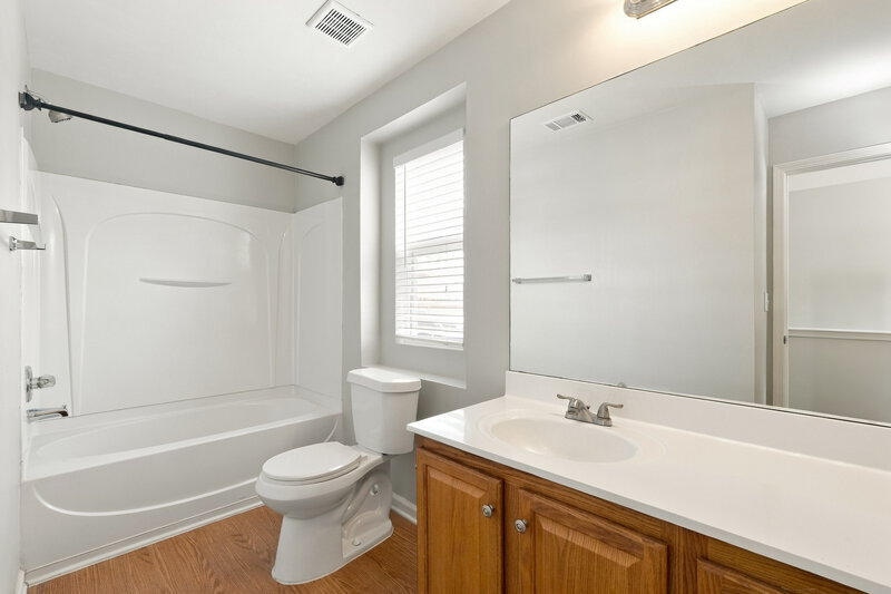 1,890/Mo, 3959 Cutler Donahoe Way Cumming, GA 30040 Bathroom View