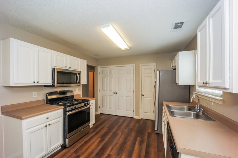 2,740/Mo, 2615 Thunder Basin Way Douglasville, GA 30135 Kitchen View 2