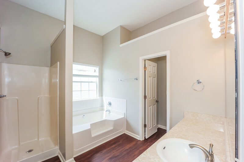 2,740/Mo, 2615 Thunder Basin Way Douglasville, GA 30135 Main Bathroom View
