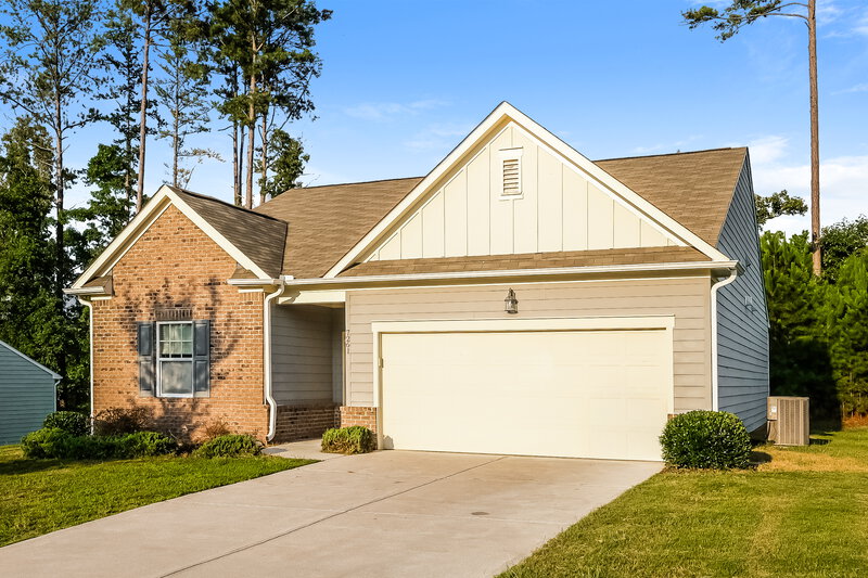 1,915/Mo, 7261 Lacey Drive Douglasville, GA 30134 Front View