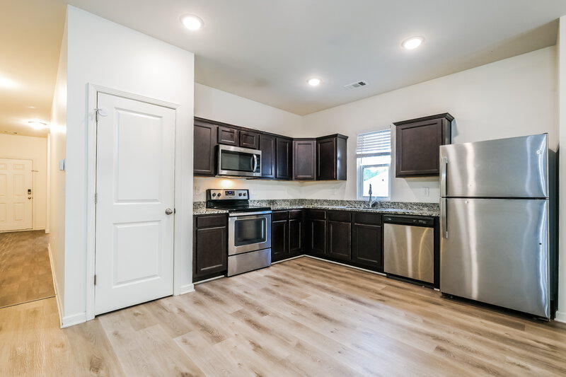 1,915/Mo, 7261 Lacey Drive Douglasville, GA 30134 Kitchen View 2