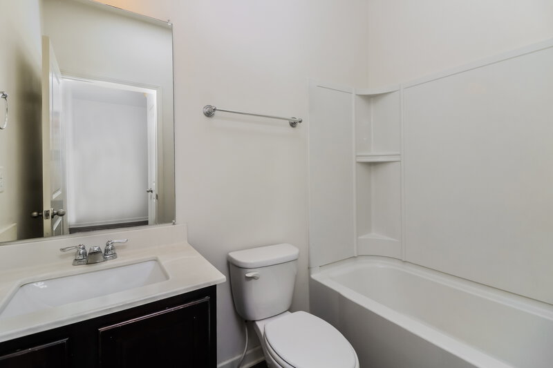 2,900/Mo, 7261 Lacey Drive Douglasville, GA 30134 Bathroom View