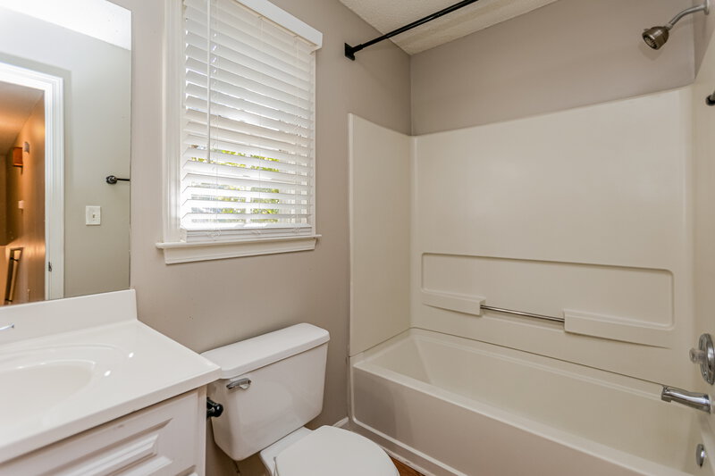2,760/Mo, 3604 Spring Leaf Ln Acworth, GA 30101 Bathroom View