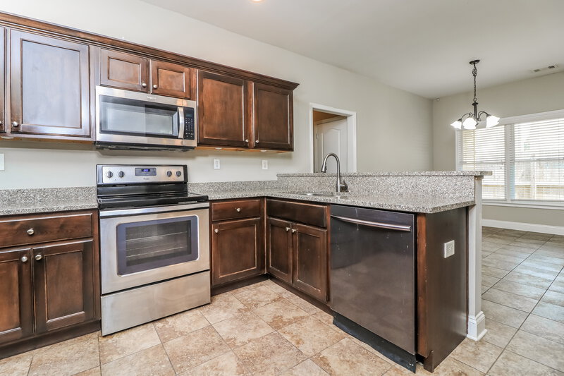1,715/Mo, 49 Celtic Court Adairsville, GA 30103 Kitchen View