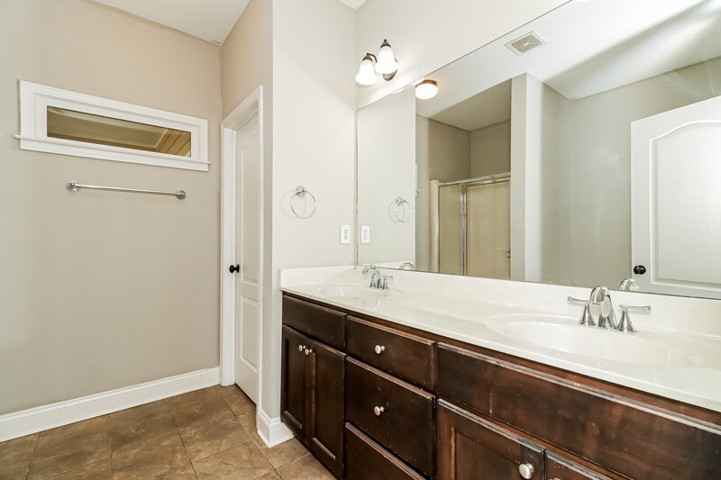 1,660/Mo, 49 Celtic Court Adairsville, GA 30103 Main Bathroom View 2