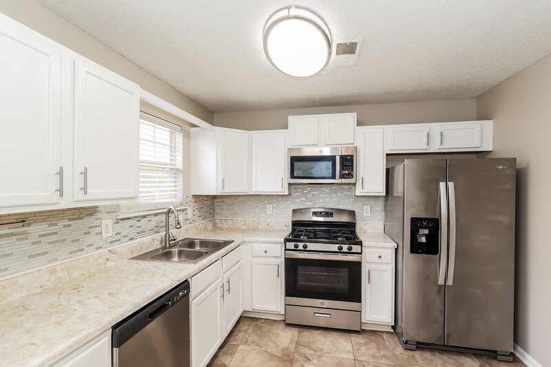 1,770/Mo, 248 Kings Cove Locust Grove, GA 30248 Kitchen View