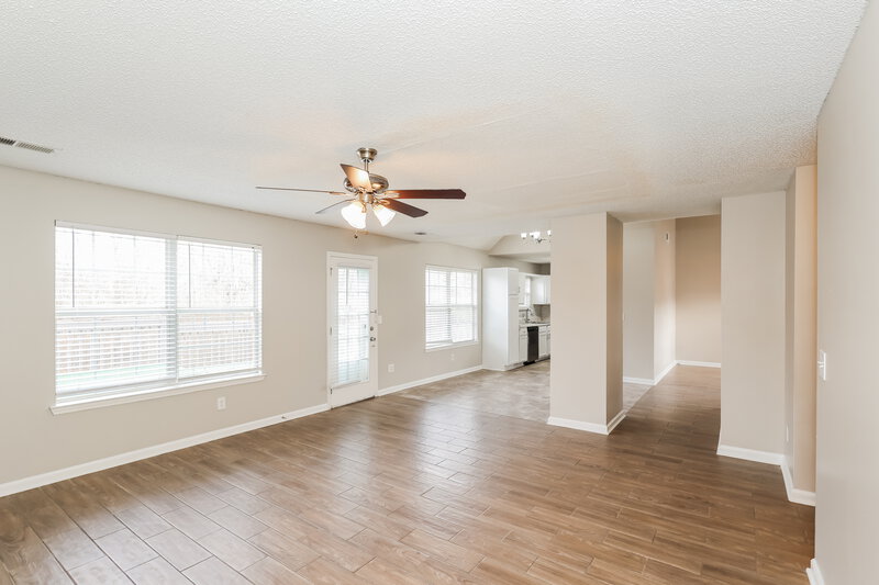 1,770/Mo, 248 Kings Cove Locust Grove, GA 30248 Family Room View 2