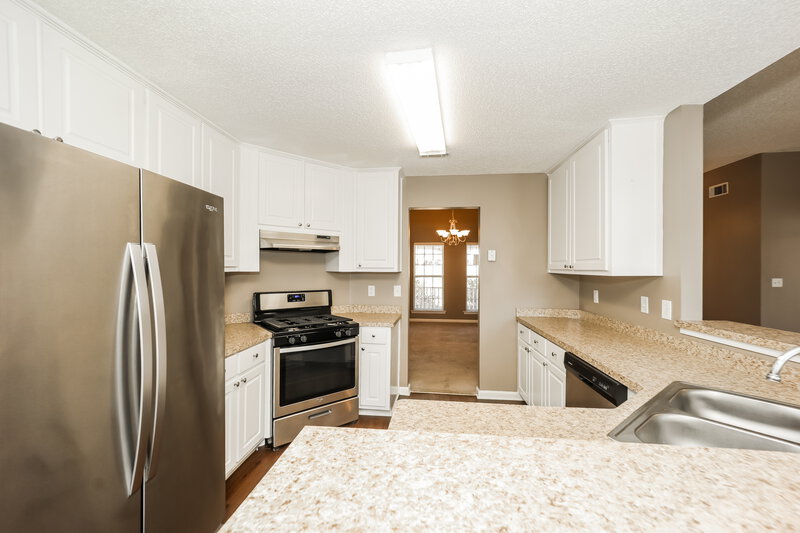 2,055/Mo, 321 The Gables Drive McDonough, GA 30253 Kitchen View 2