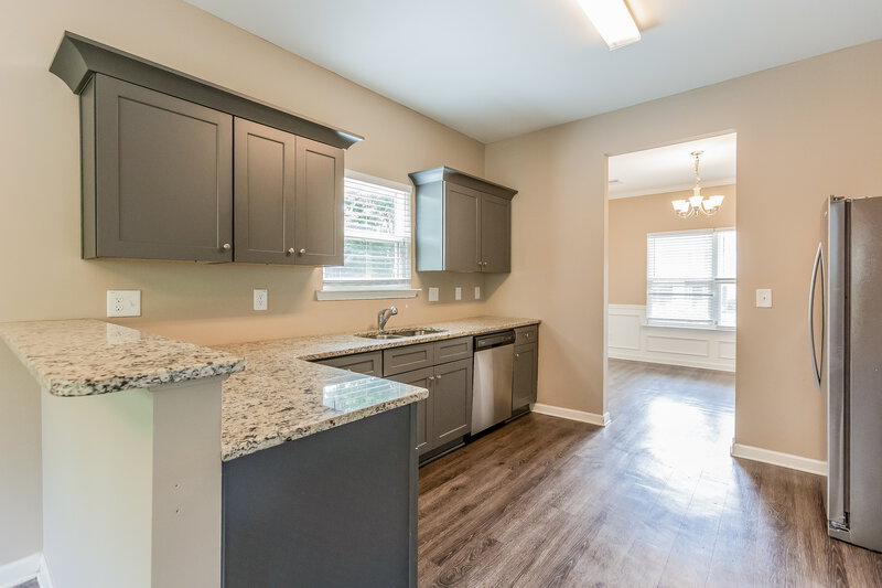 2,105/Mo, 70 Moss Way Cartersville, GA 30120 Kitchen View