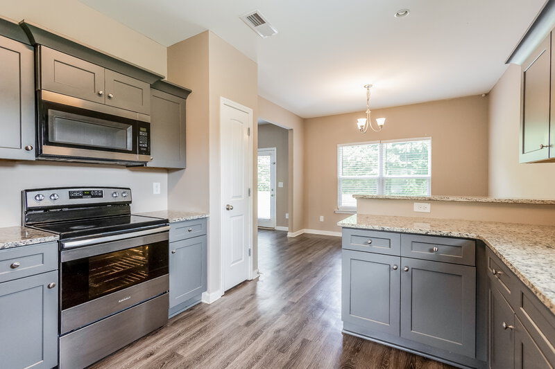 2,105/Mo, 70 Moss Way Cartersville, GA 30120 Kitchen View 2