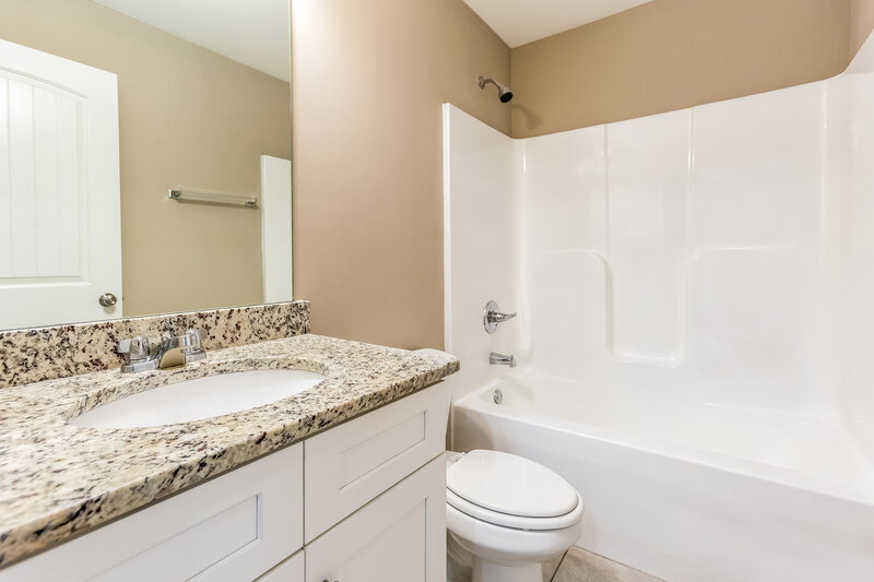 2,105/Mo, 70 Moss Way Cartersville, GA 30120 Bathroom View