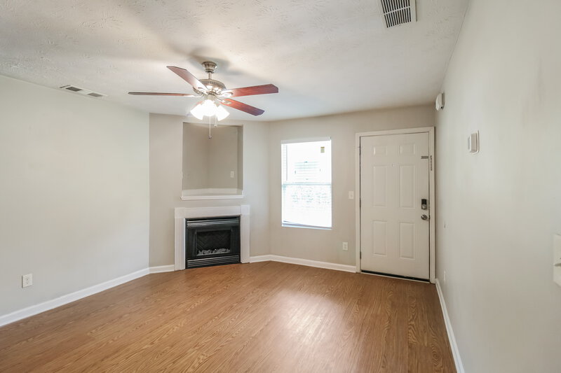 2,520/Mo, 245 Whistle Way Locust Grove, GA 30248 Living Room View