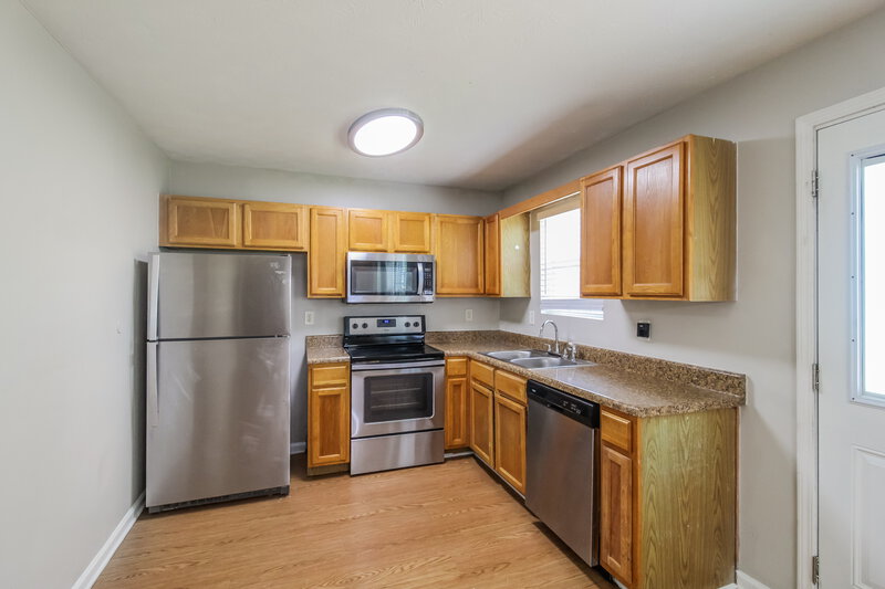 2,520/Mo, 245 Whistle Way Locust Grove, GA 30248 Kitchen View