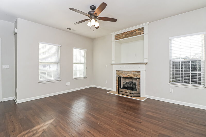 1,900/Mo, 228 Woodland Way Canton, GA 30114 Living Room View