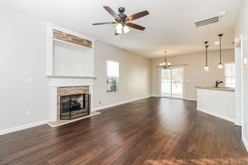 1,900/Mo, 228 Woodland Way Canton, GA 30114 Living Room View 2
