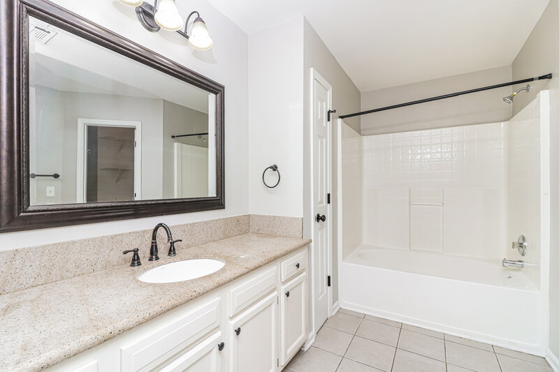 1,900/Mo, 228 Woodland Way Canton, GA 30114 Main Bathroom View