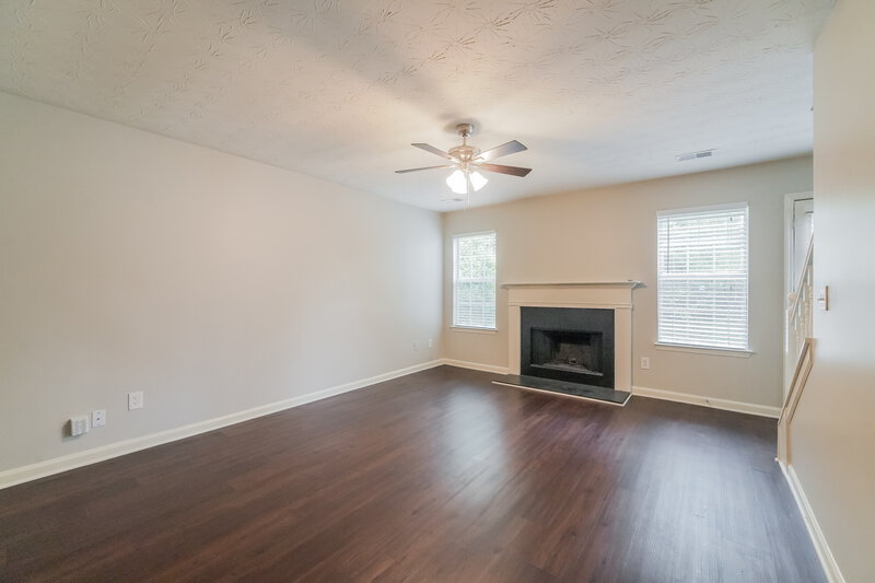 1,520/Mo, 11100 Aliyah Drive Hampton, GA 30228 Living Room View