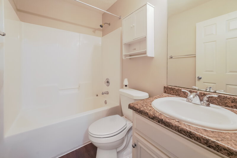 1,520/Mo, 11100 Aliyah Drive Hampton, GA 30228 Bathroom View