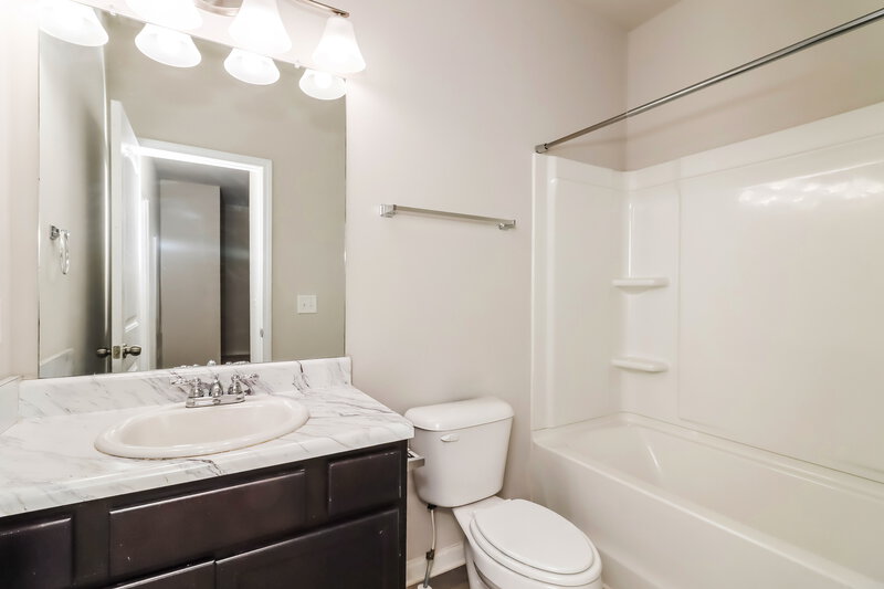 1,910/Mo, 143 Preserve Dr Newnan, GA 30263 Bathroom View