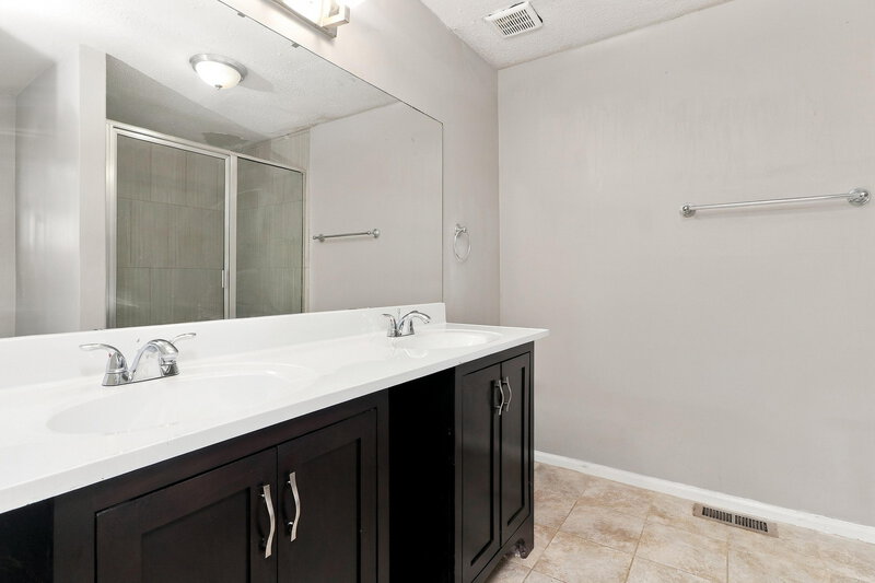 2,215/Mo, 2663 Candler Dr Marietta, GA 30064 Primary Bathroom View