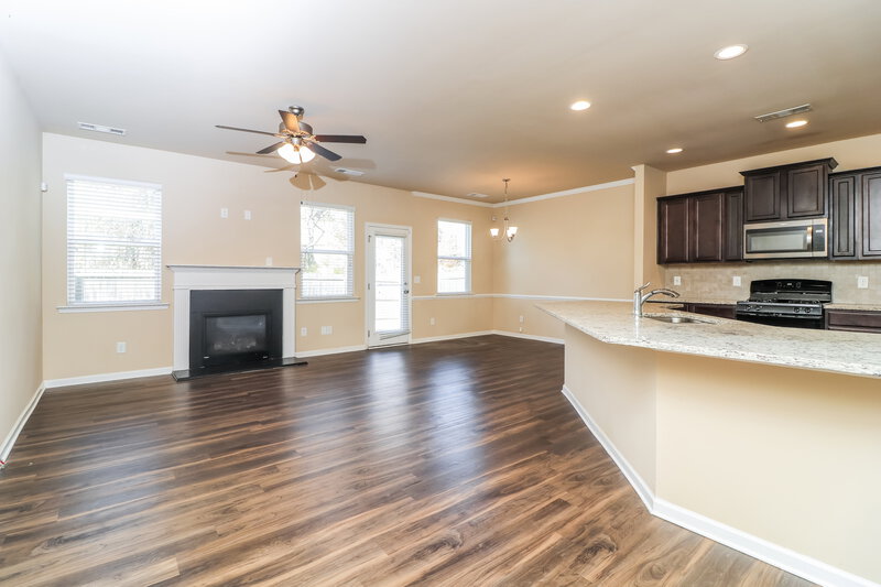 1,700/Mo, 32 Susie Creek Walk Villa Rica, GA 30180 Kitchen View