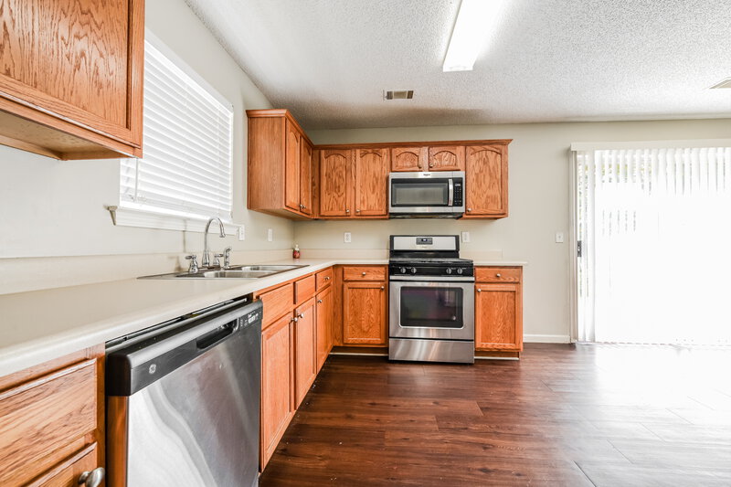 2,870/Mo, 5028 Kens Court Stockbridge, GA 30281 Kitchen View 2
