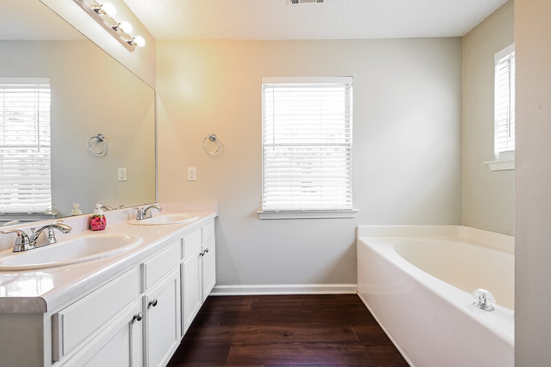 2,870/Mo, 5028 Kens Court Stockbridge, GA 30281 Main Bathroom View 2