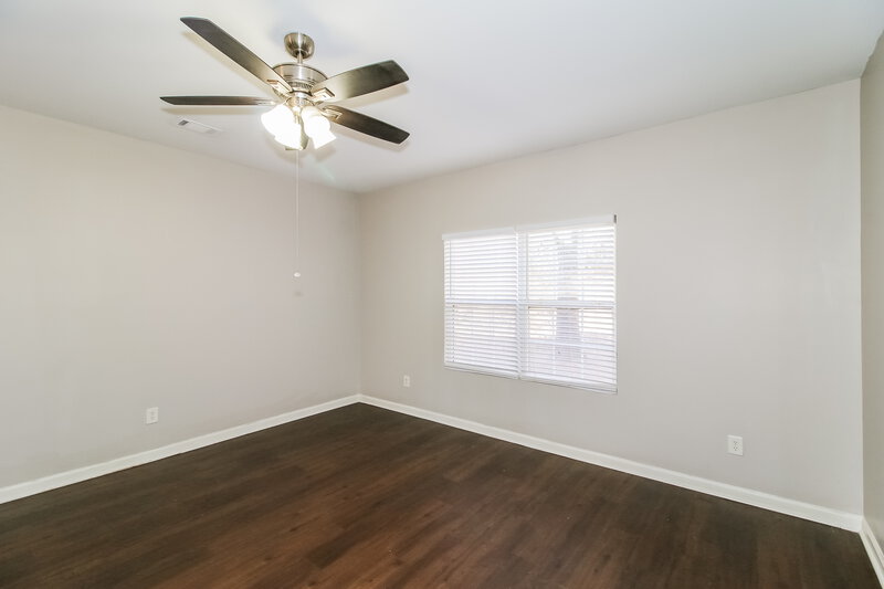 1,910/Mo, 5040 Pioneer Parkway McDonough, GA 30253 Living Room View 2